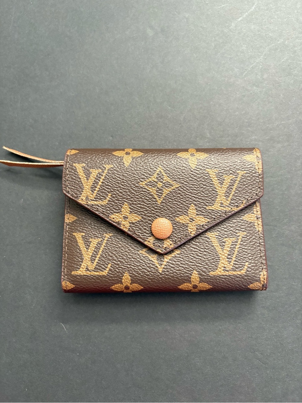 Fashion Brown Trifold Small Wallet Multiple Card Slot Snap Button Closure